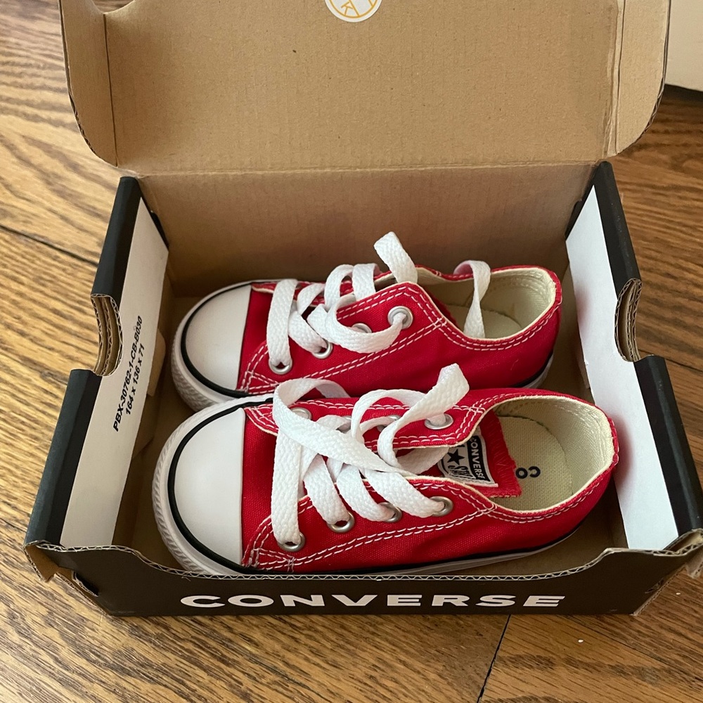NWT Chuck Taylor All Star Toddler Shoes